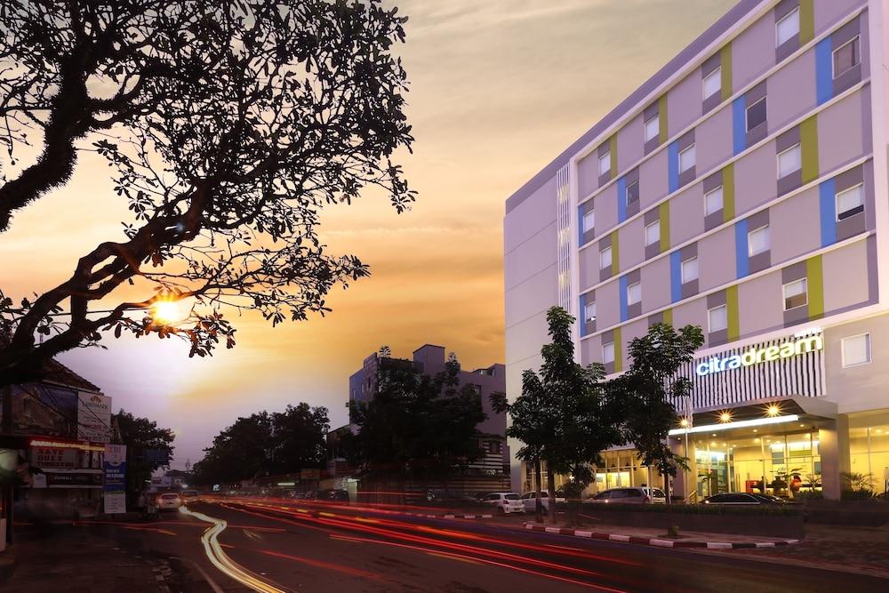 Hotel Citradream Бандунг Экстерьер фото